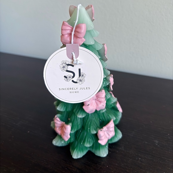 Pink bow Christmas Tree Candle - Picture 3 of 5